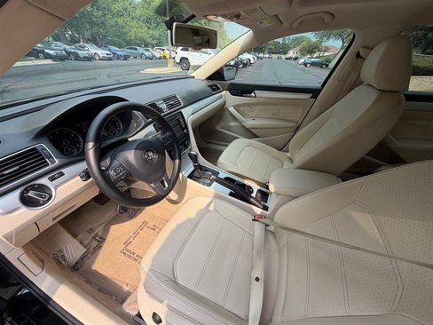 Used 2013 Volkswagen Passat 2.5 SE FWD image 38