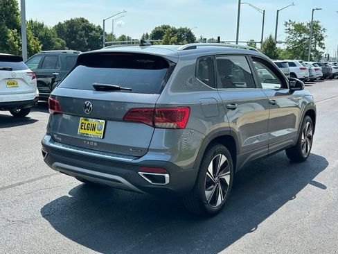 Used 2023 Volkswagen Taos SE w/ Panoramic Sunroof Package AWD/4WD image 4