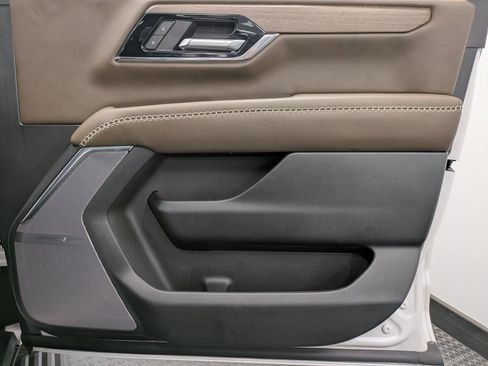 Used 2025 GMC Yukon Denali Ultimate image 28