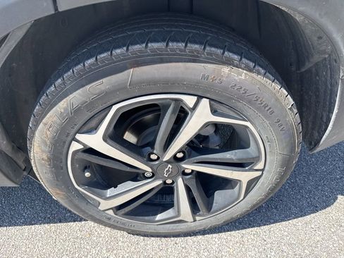 Used 2023 Chevrolet TrailBlazer RS w/ Sun and Liftgate Package FWD image 6