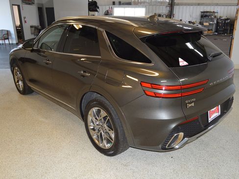 Used 2025 Genesis GV70 2.5T AWD/4WD image 5