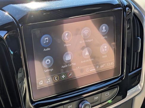 Used 2022 Chevrolet Traverse LT image 18