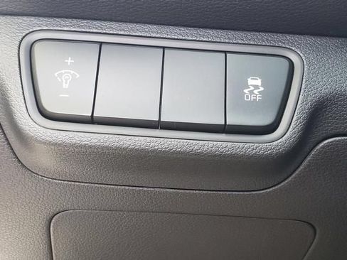 Used 2023 Kia Forte LXS FWD image 12