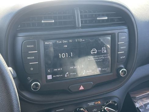 Used 2022 Kia Soul LX w/ Technology Package image 5