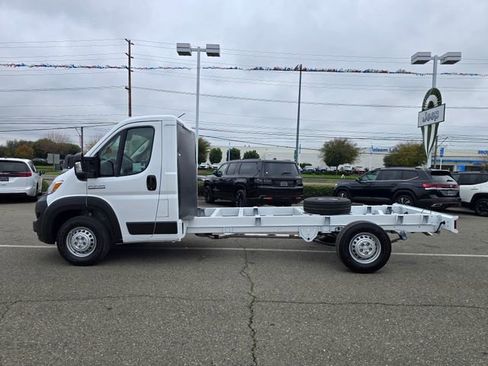 New 2026 RAM ProMaster 3500 w/ Premium Convenience Group image 8