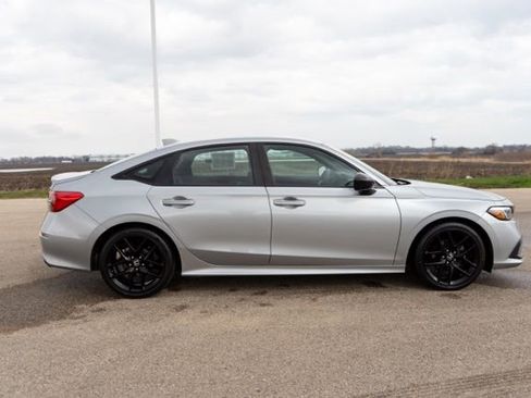 Used 2024 Honda Civic Sport image 9