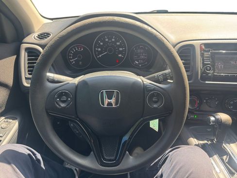 Used 2016 Honda HR-V LX image 14