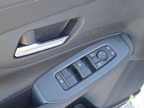 Used 2026 Nissan Sentra SV w/ SV Convenience Package FWD image 18