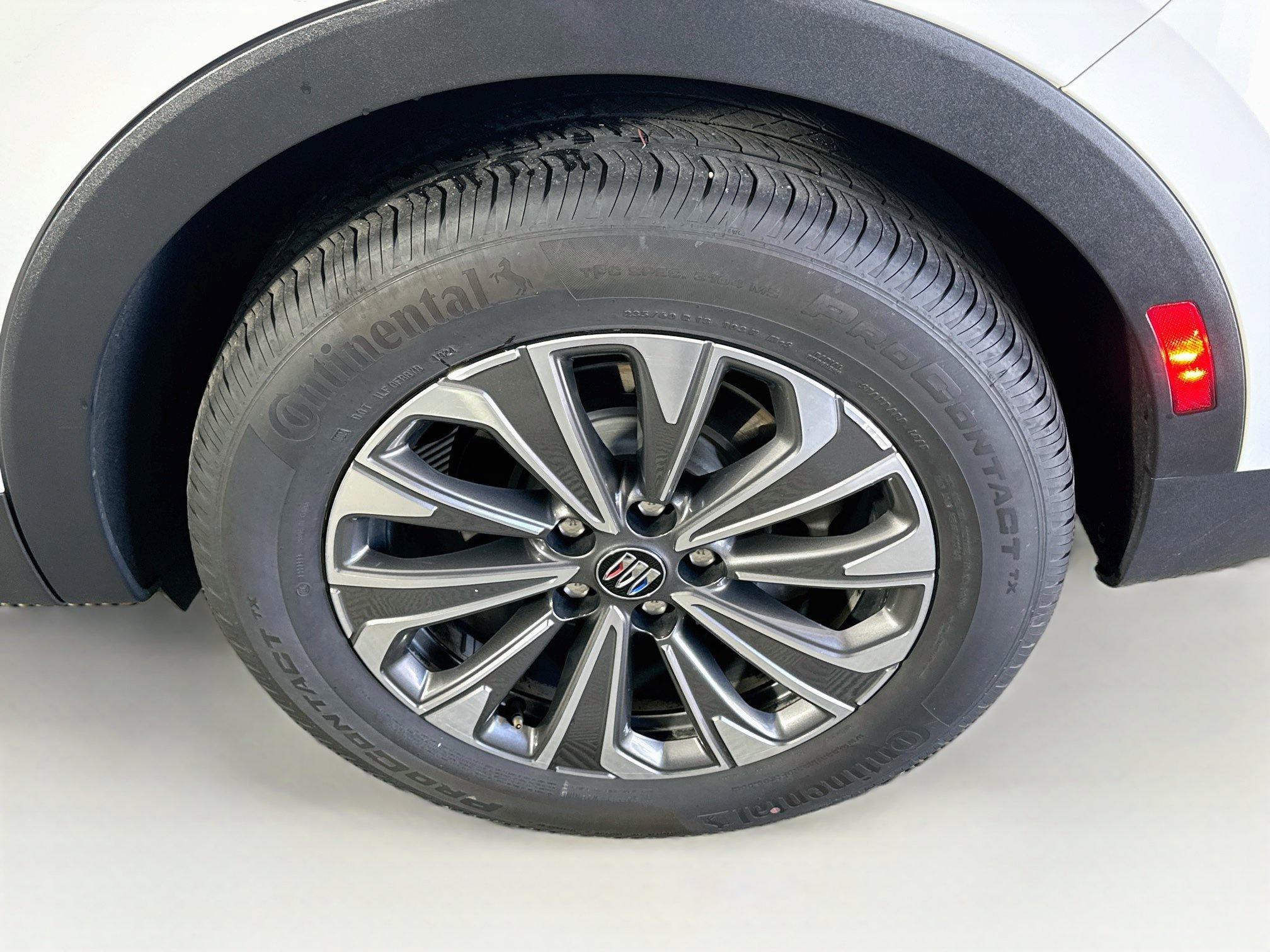 Used 2024 Buick Envision Preferred AWD/4WD image 11