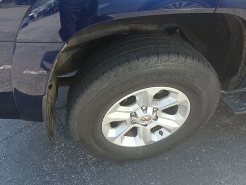 Used 2018 Toyota 4Runner SR5 Premium image 12