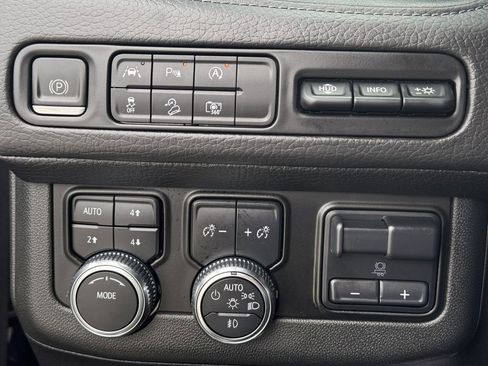 Used 2023 GMC Yukon Denali w/ Max Trailering Package image 22