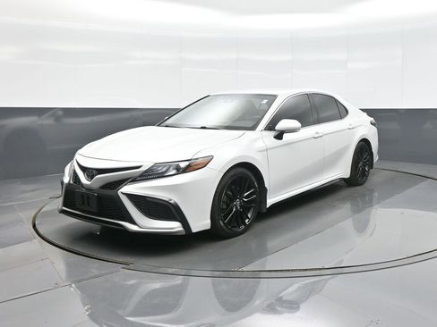 Certified 2022 Toyota Camry XSE image 3