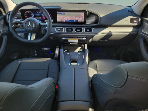 New 2026 Mercedes-Benz GLS 450 4MATIC image 11