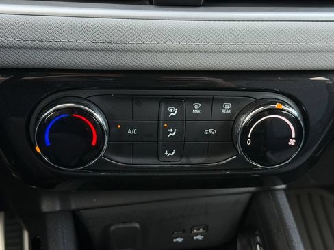 Used 2026 Chevrolet TrailBlazer LT FWD image 28