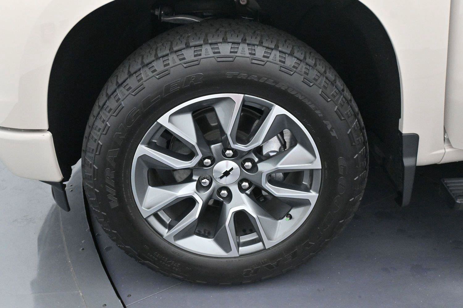 Used 2026 Chevrolet Silverado 1500 RST AWD/4WD image 36