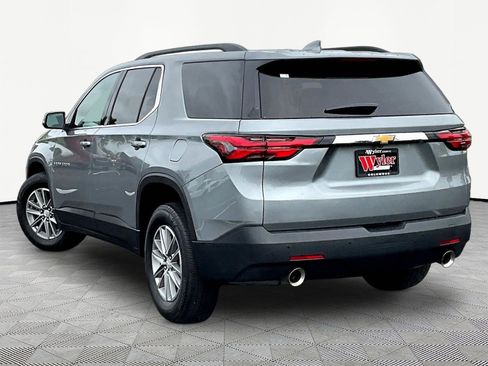 Used 2023 Chevrolet Traverse LT FWD image 4