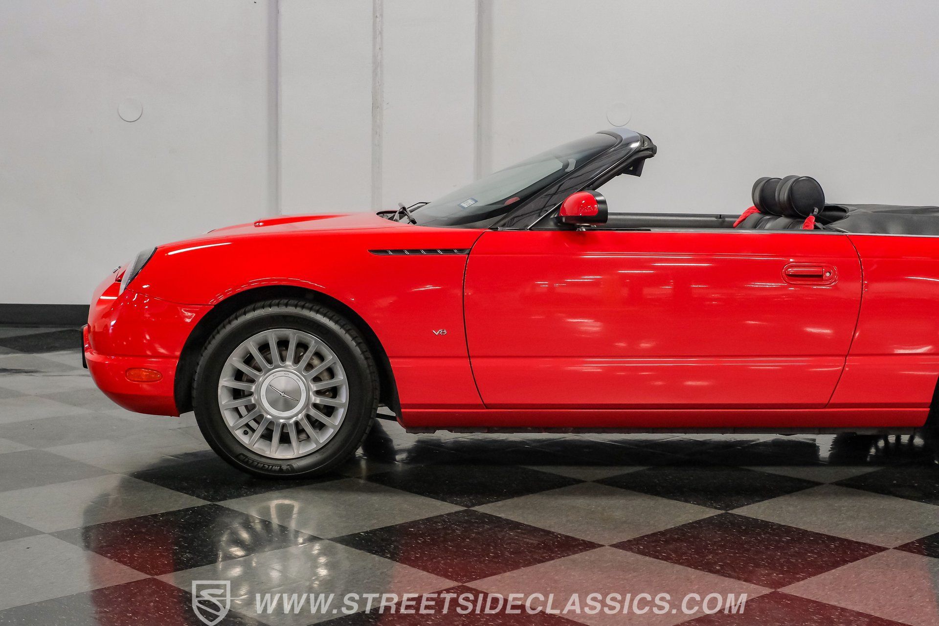 Used 2004 Ford Thunderbird RWD image 27