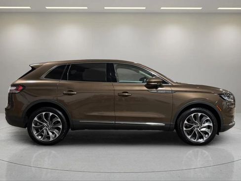 Certified 2022 Lincoln Nautilus Reserve AWD/4WD image 2