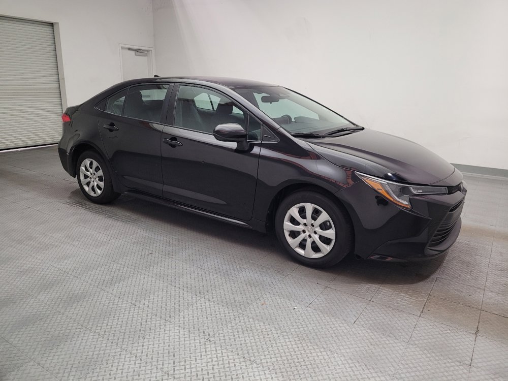 Used 2025 Toyota Corolla LE FWD image 11