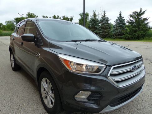 Used 2019 Ford Escape SE image 13