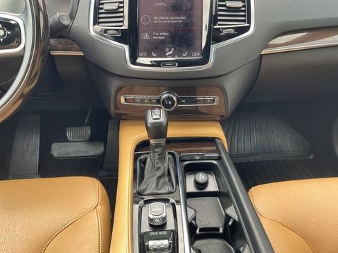 Used 2016 Volvo XC90 T6 Momentum w/ Vision Package image 11