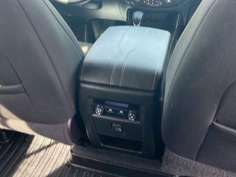 Used 2021 Chevrolet Traverse LS image 26