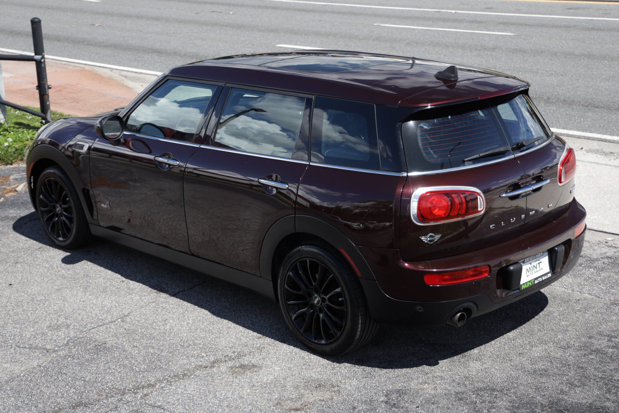 Used 2017 MINI Cooper Clubman ALL4 AWD/4WD image 8