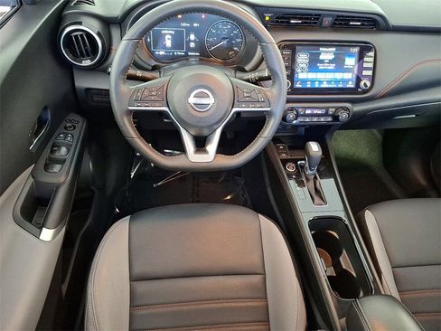 Used 2023 Nissan Kicks SR w/ SR Premium Package image 13