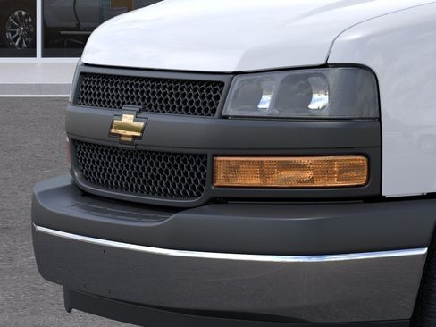 New 2026 Chevrolet Express 2500 w/ Communications Package RWD image 34