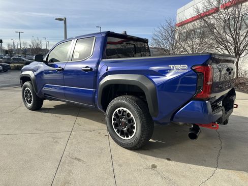 Used 2025 Toyota Tacoma TRD Off-Road w/ TRD Off Road Upgrade Package image 7