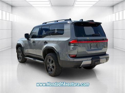Used 2024 Lexus GX 550 AWD/4WD image 4