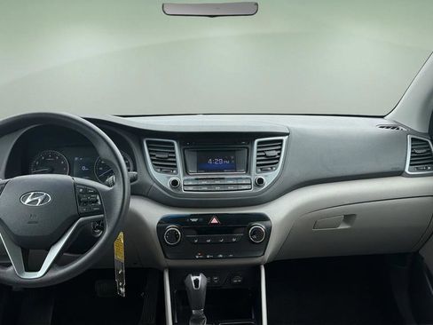 Used 2016 Hyundai Tucson SE w/ Option Group 12 FWD image 5