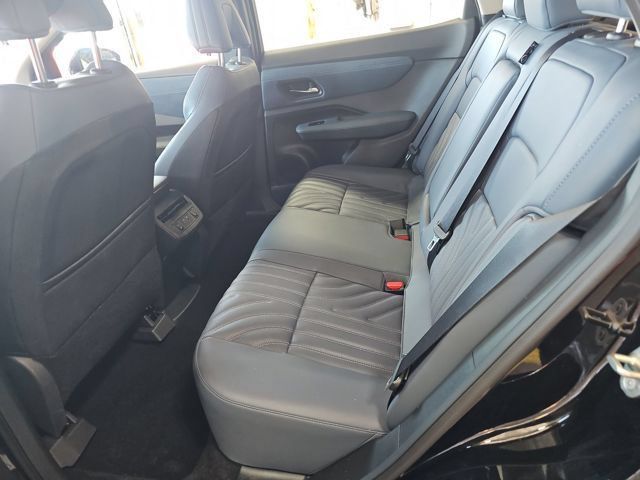 Used 2024 Nissan Ariya AWD image 11