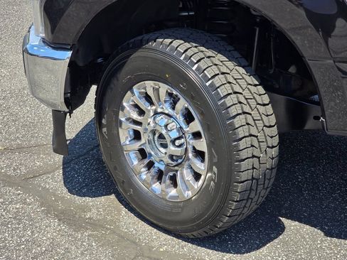 Used 2022 Ford F250 XLT w/ XLT Premium Package AWD/4WD image 26
