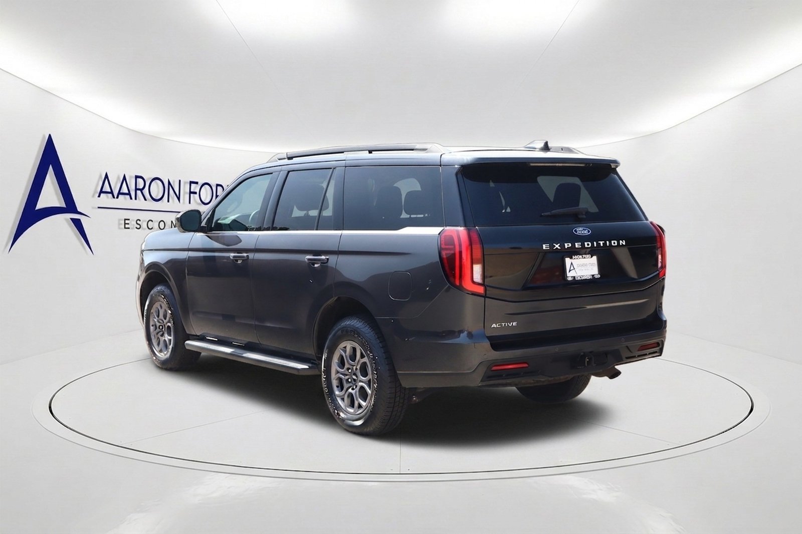 Used 2025 Ford Expedition Active RWD image 7