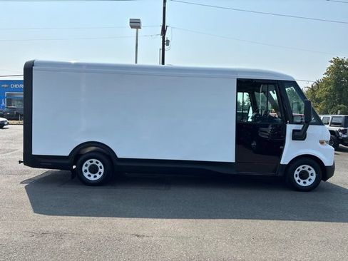 Used 2023 Chevrolet Brightdrop 600 w/ Active Safety Package 2 AWD/4WD image 6