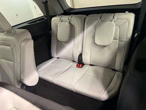 New 2026 Lincoln Aviator Reserve image 32