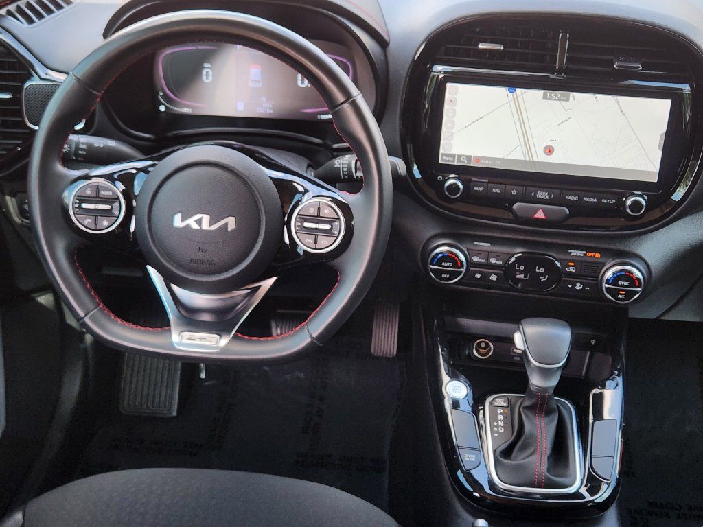 Certified 2024 Kia Soul GT-Line FWD image 12