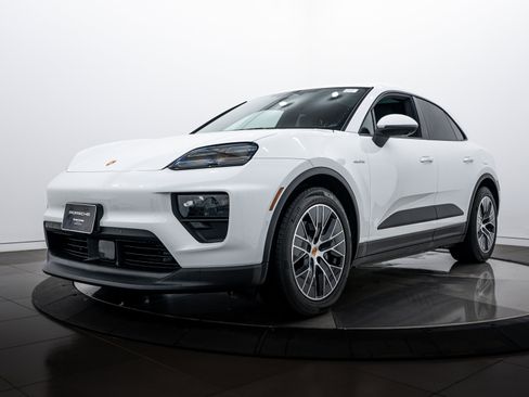 Certified 2025 Porsche Macan Electric image 1