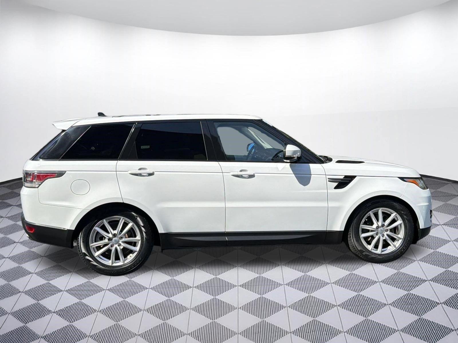 Used 2016 Land Rover Range Rover Sport SE AWD/4WD image 8