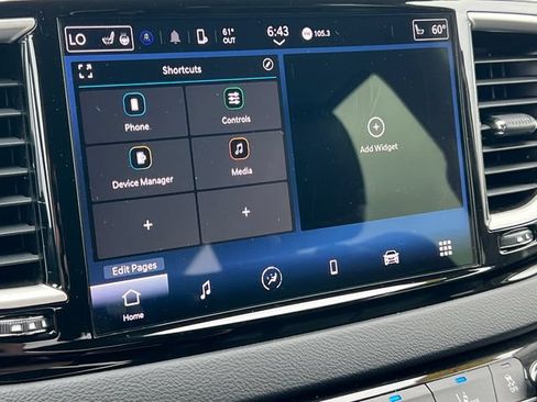 Used 2024 Chrysler Pacifica Touring-L FWD image 23