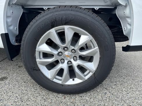 Used 2026 Chevrolet Silverado 1500 Custom AWD/4WD image 4