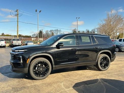 New 2026 Chevrolet Traverse LT w/ LPO, Floor Liner Package image 4