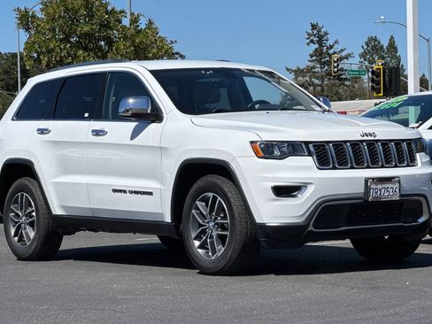 Used 2017 Jeep Grand Cherokee Limited RWD image 2