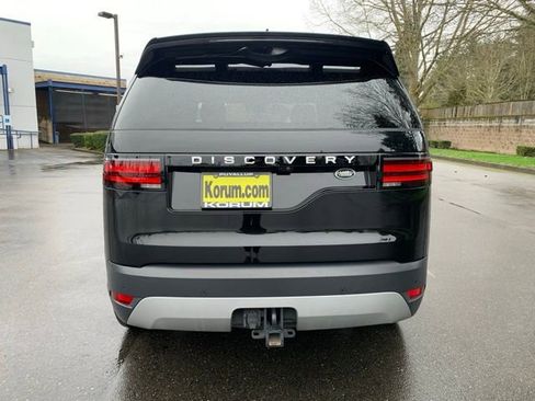 Used 2023 Land Rover Discovery S image 4