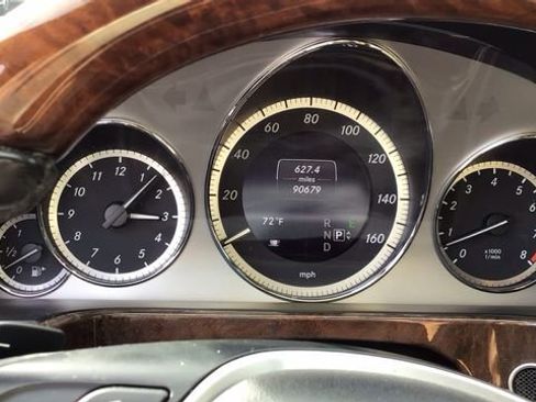 Used 2013 Mercedes-Benz E 350 4MATIC Sedan image 21
