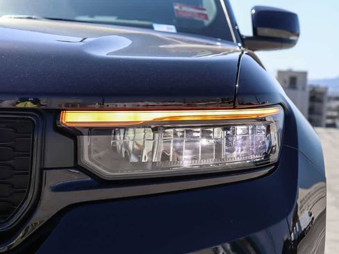 Used 2023 Jeep Grand Cherokee Altitude RWD image 7