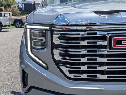 Used 2025 GMC Sierra 1500 Denali AWD/4WD image 9