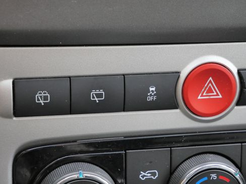 Used 2013 Chevrolet Captiva Sport LT w/ Convenience Package image 27