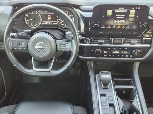 Used 2022 Nissan Pathfinder SL FWD image 25